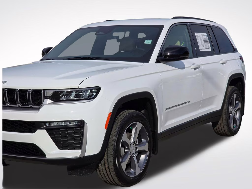 2026 Bright White Clearcoat Jeep Grand Cherokee Limited 4X4 SUV