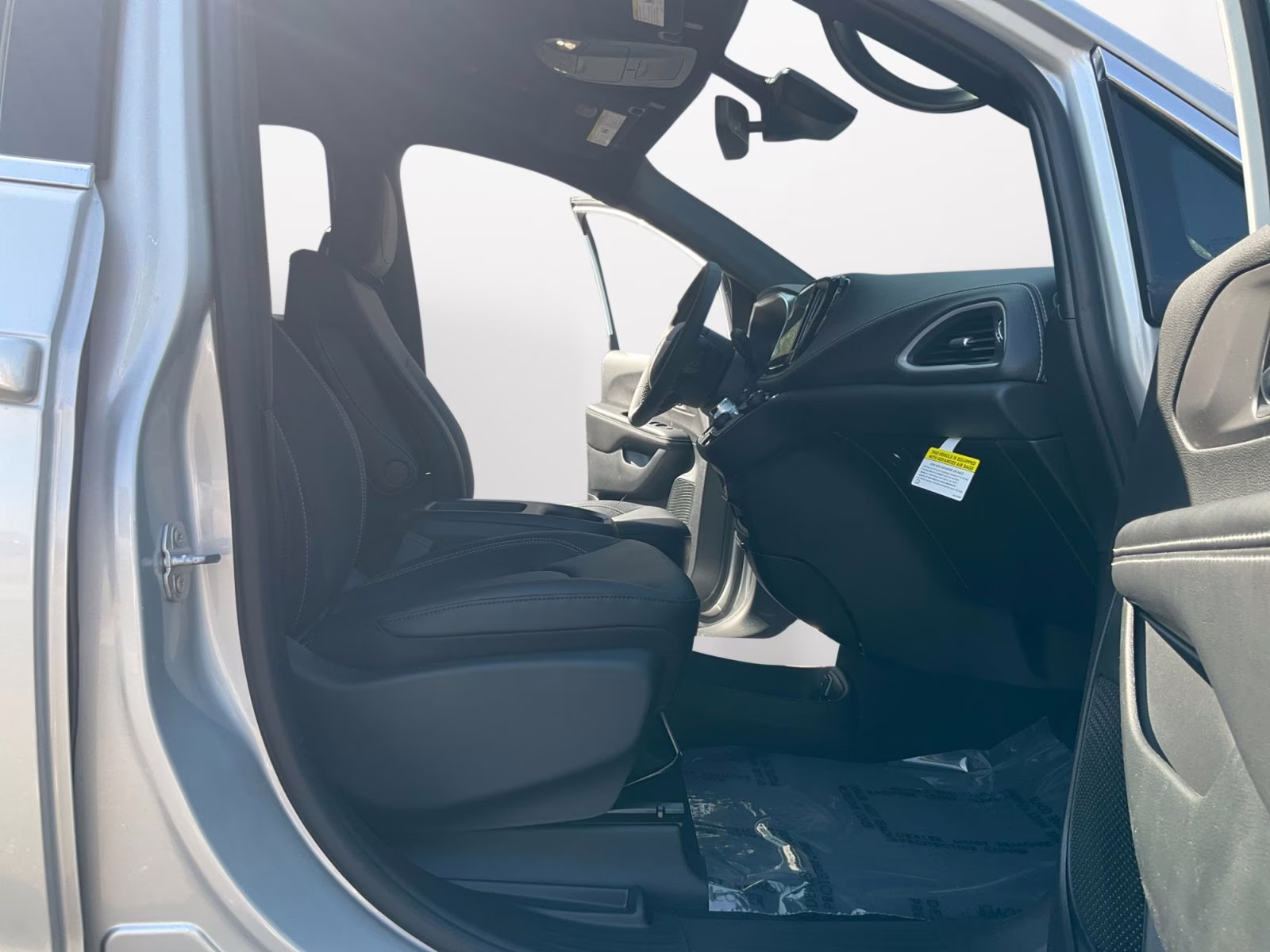 2026 Silver Mist Clearcoat Chrysler Pacifica Select FWD Van