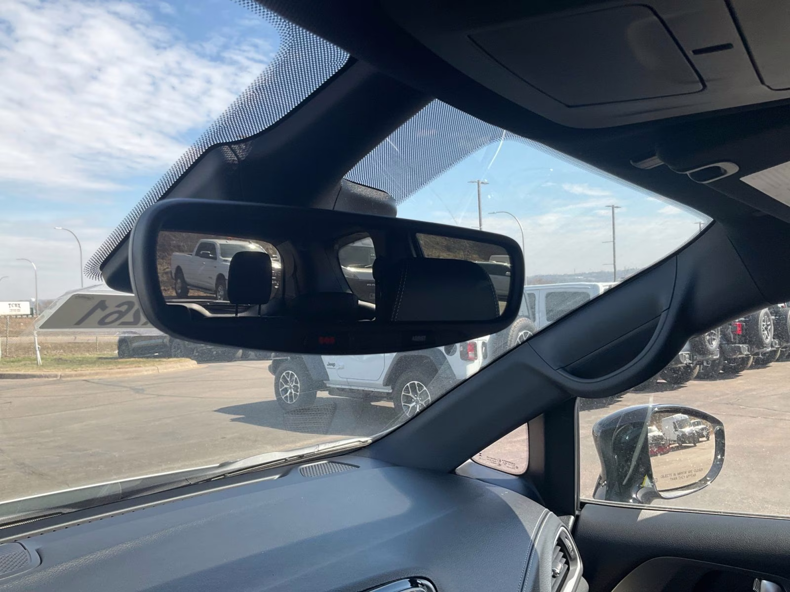 2026 Silver Mist Clearcoat Chrysler Pacifica Select FWD Van