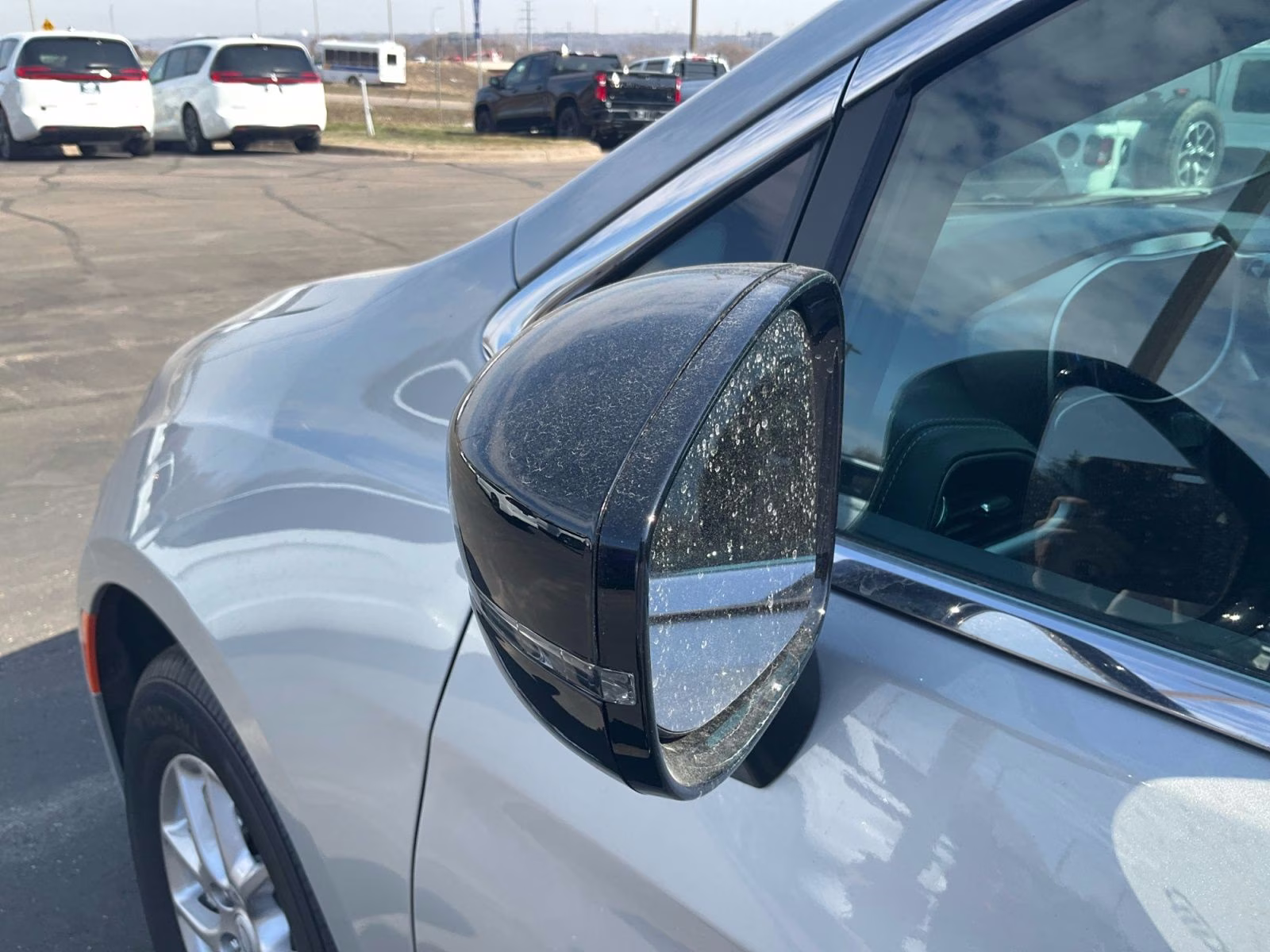 2026 Silver Mist Clearcoat Chrysler Pacifica Select FWD Van