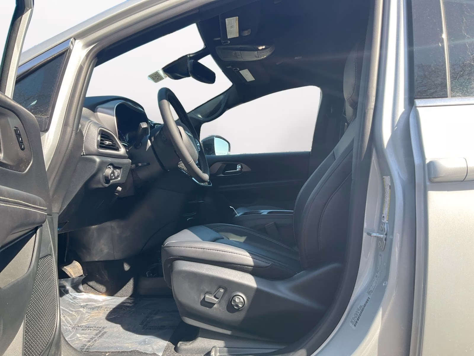 2026 Silver Mist Clearcoat Chrysler Pacifica Select FWD Van