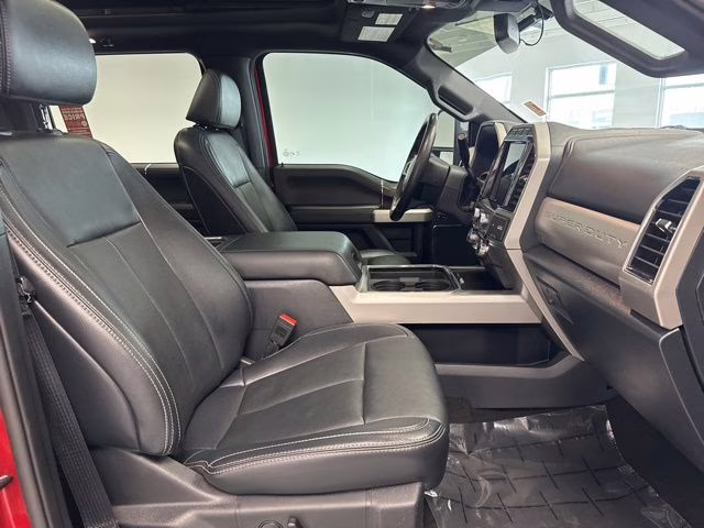 2022 Rapid Red Metallic Tinted Clearcoat Ford Super Duty F-250 SRW Lariat 4X4 Truck