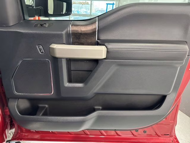 2022 Rapid Red Metallic Tinted Clearcoat Ford Super Duty F-250 SRW Lariat 4X4 Truck