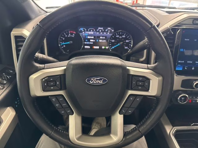 2022 Rapid Red Metallic Tinted Clearcoat Ford Super Duty F-250 SRW Lariat 4X4 Truck