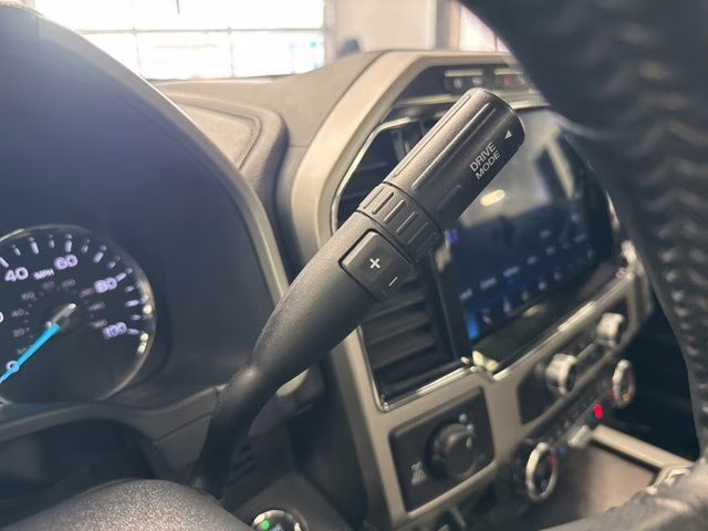 2022 Rapid Red Metallic Tinted Clearcoat Ford Super Duty F-250 SRW Lariat 4X4 Truck