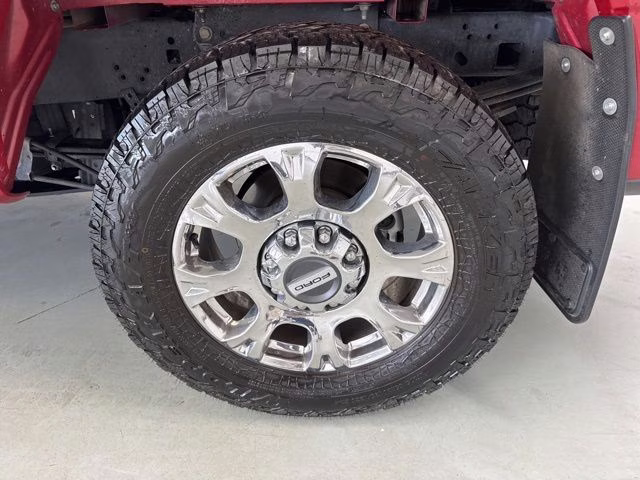 2022 Rapid Red Metallic Tinted Clearcoat Ford Super Duty F-250 SRW Lariat 4X4 Truck