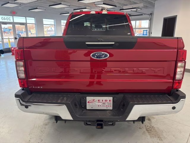 2022 Rapid Red Metallic Tinted Clearcoat Ford Super Duty F-250 SRW Lariat 4X4 Truck