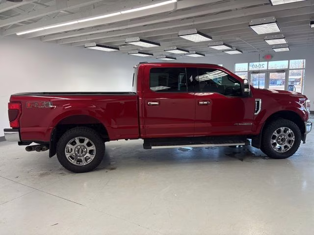 2022 Rapid Red Metallic Tinted Clearcoat Ford Super Duty F-250 SRW Lariat 4X4 Truck