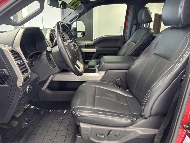 2022 Rapid Red Metallic Tinted Clearcoat Ford Super Duty F-250 SRW Lariat 4X4 Truck