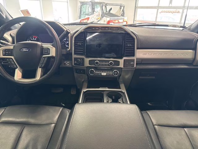 2022 Rapid Red Metallic Tinted Clearcoat Ford Super Duty F-250 SRW Lariat 4X4 Truck