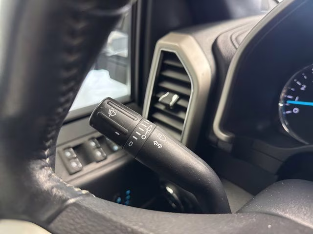 2022 Rapid Red Metallic Tinted Clearcoat Ford Super Duty F-250 SRW Lariat 4X4 Truck