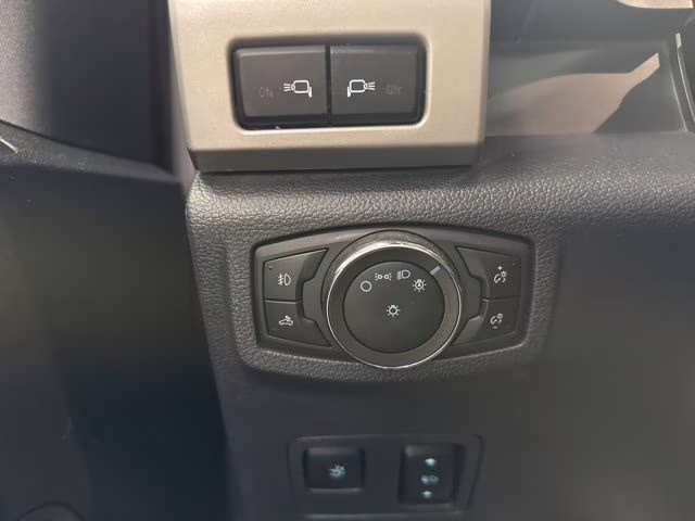 2022 Rapid Red Metallic Tinted Clearcoat Ford Super Duty F-250 SRW Lariat 4X4 Truck