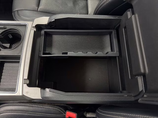 2022 Rapid Red Metallic Tinted Clearcoat Ford Super Duty F-250 SRW Lariat 4X4 Truck