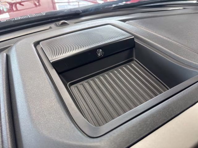 2022 Rapid Red Metallic Tinted Clearcoat Ford Super Duty F-250 SRW Lariat 4X4 Truck