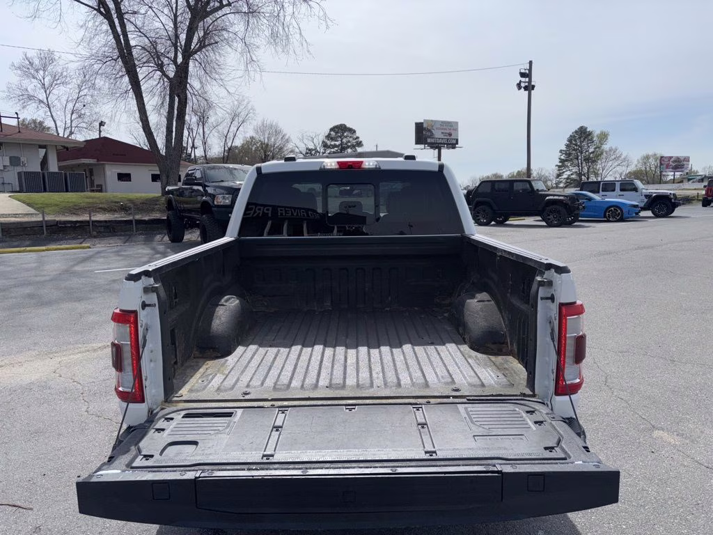 2021 Star White Metallic Tri-Coat Ford F-150 LARIAT 4X4 Truck