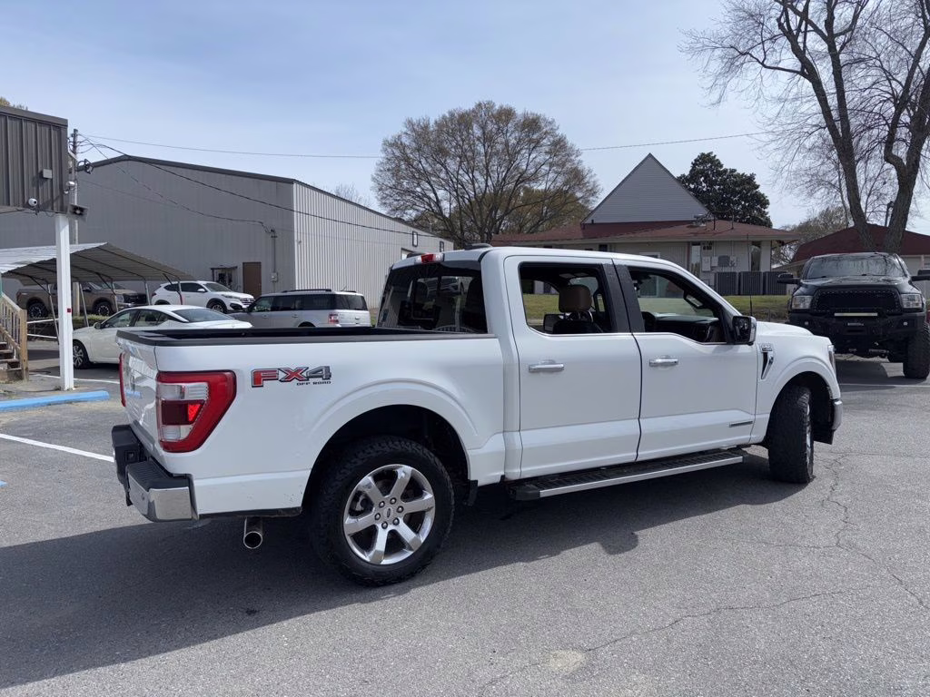 2021 Star White Metallic Tri-Coat Ford F-150 LARIAT 4X4 Truck