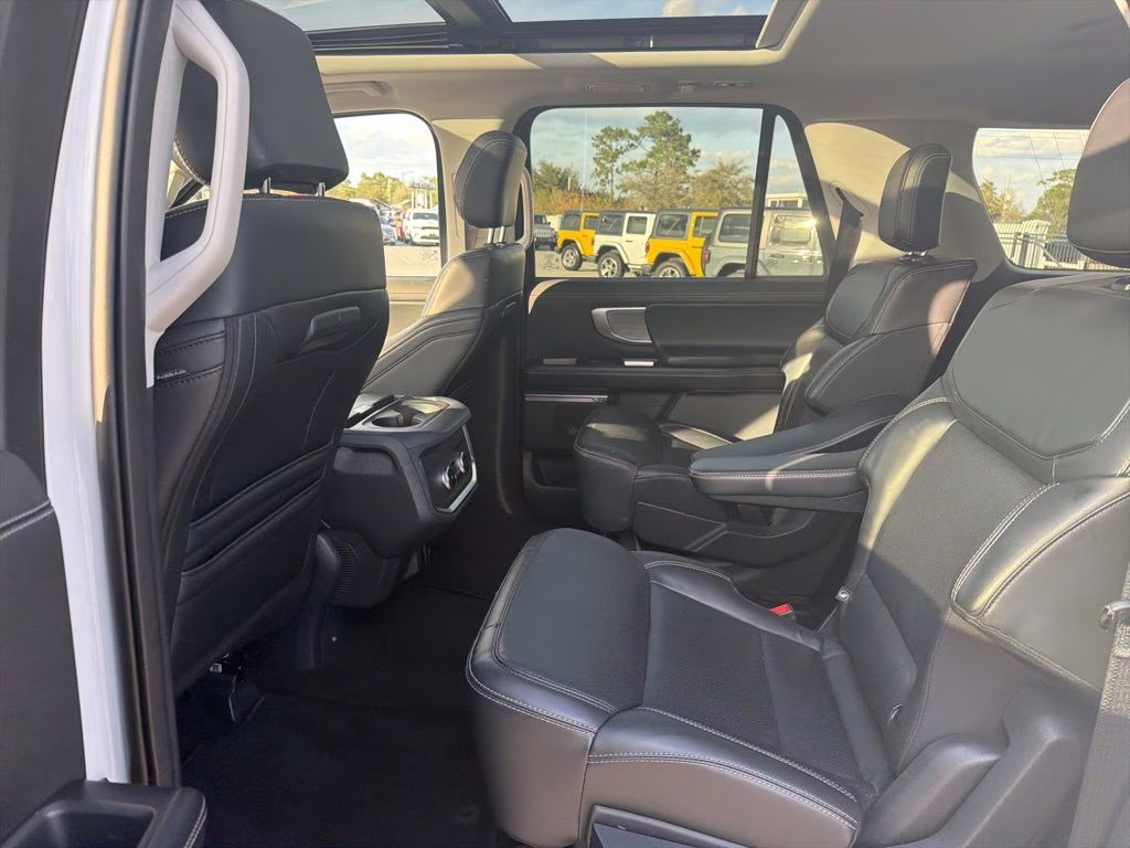 2025 Oxford White Ford Expedition Max Platinum 4X4 SUV