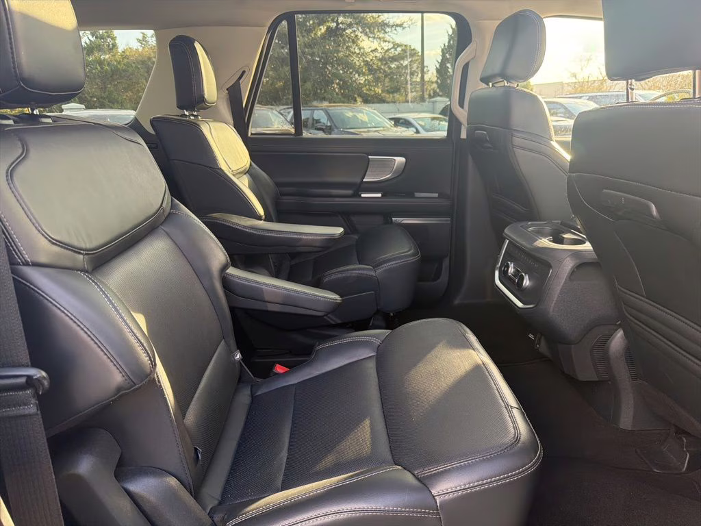 2025 Oxford White Ford Expedition Max Platinum 4X4 SUV