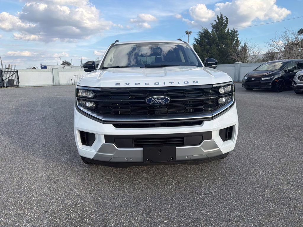 2025 Oxford White Ford Expedition Max Platinum 4X4 SUV