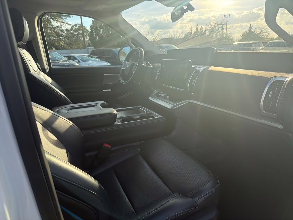 2025 Oxford White Ford Expedition Max Platinum 4X4 SUV