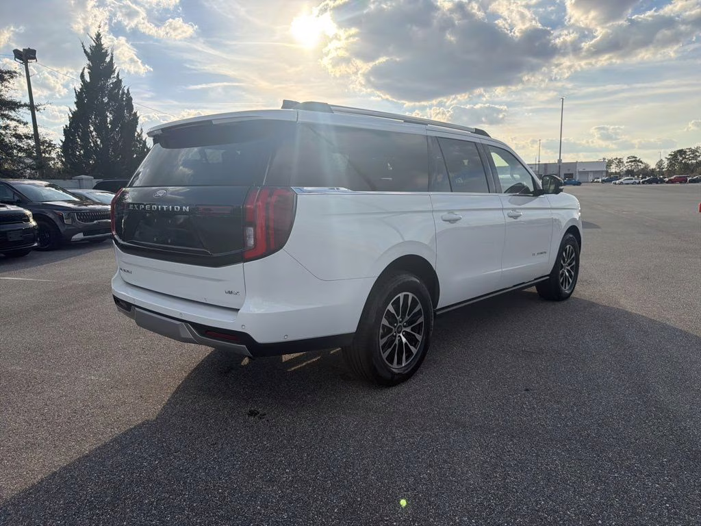 2025 Oxford White Ford Expedition Max Platinum 4X4 SUV
