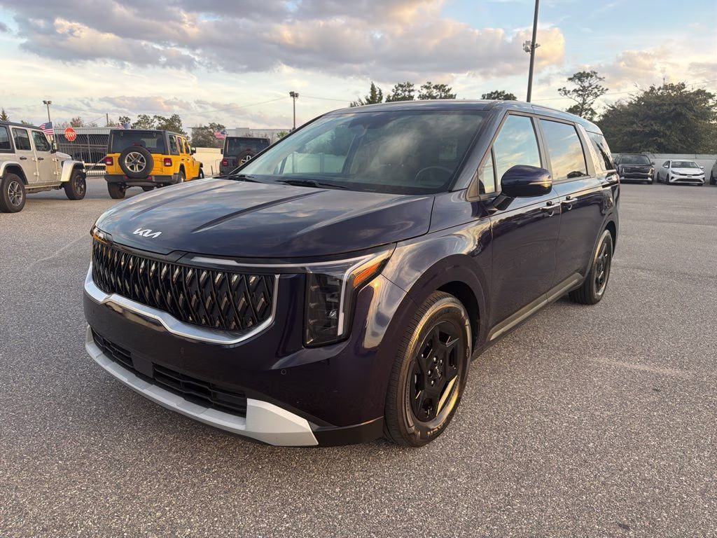 2025 Kia Sedona LXS's photo