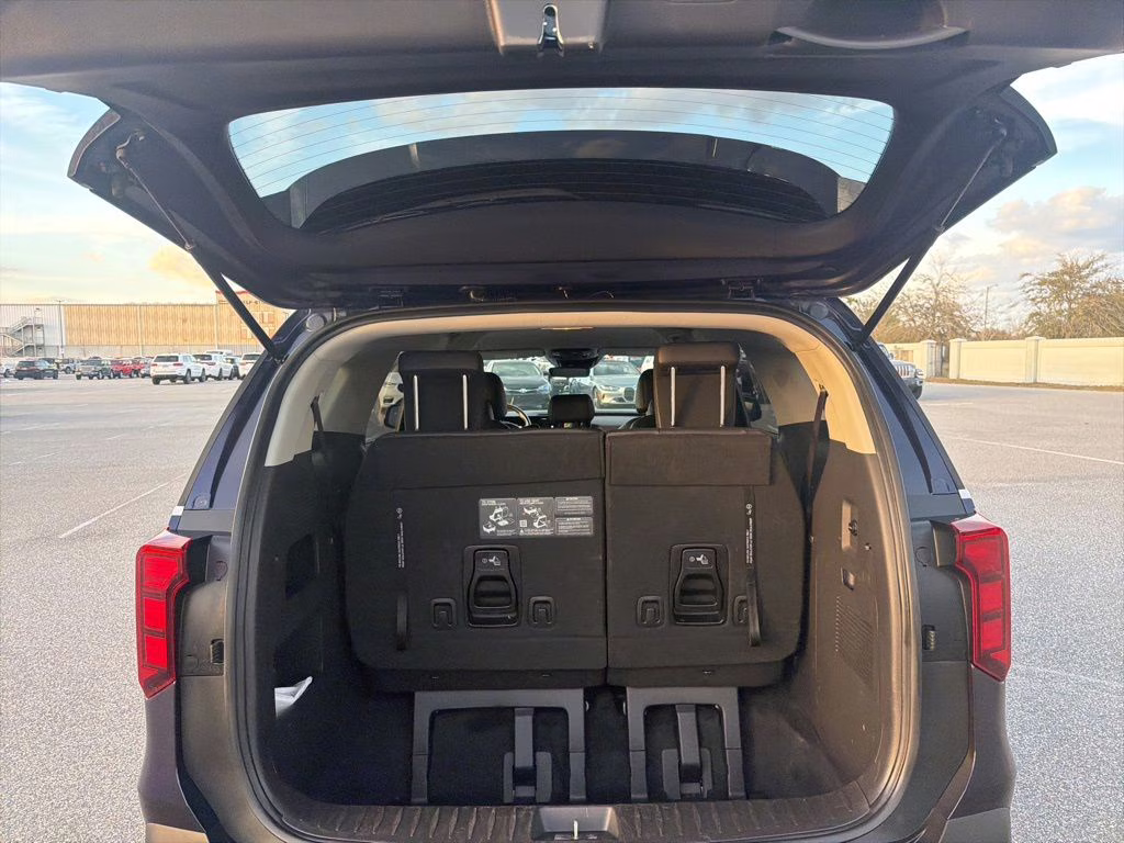 2025 Deep Chroma Blue Kia Carnival LXS FWD Van