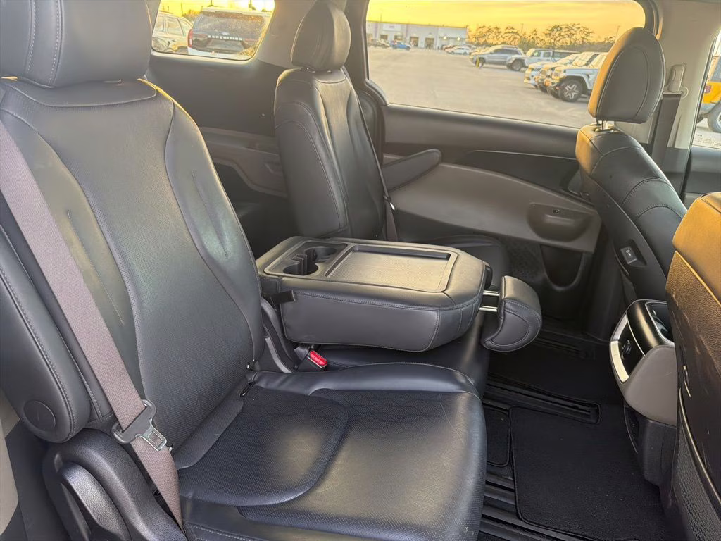 2025 Deep Chroma Blue Kia Carnival LXS FWD Van
