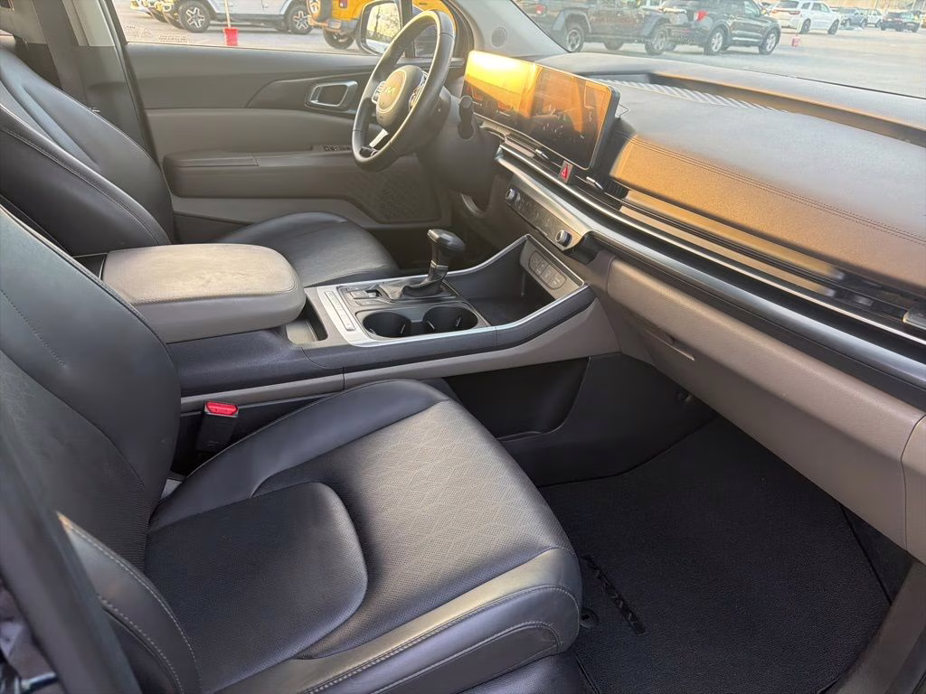2025 Deep Chroma Blue Kia Carnival LXS FWD Van