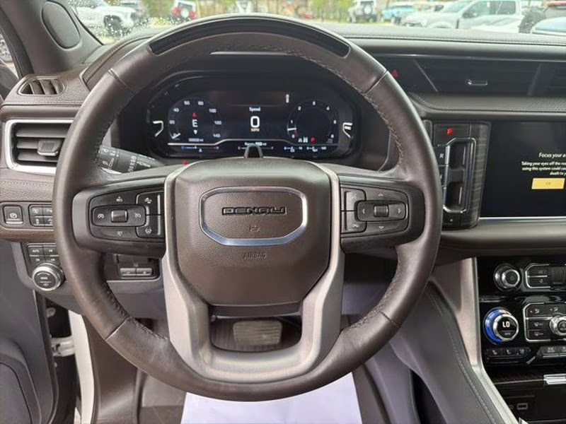 2024 White Frost Tricoat GMC Yukon XL Denali 4X4 SUV