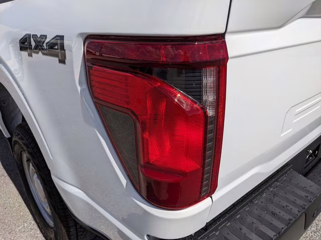 2025 Oxford White Ford F-150 XL 4X4 Truck