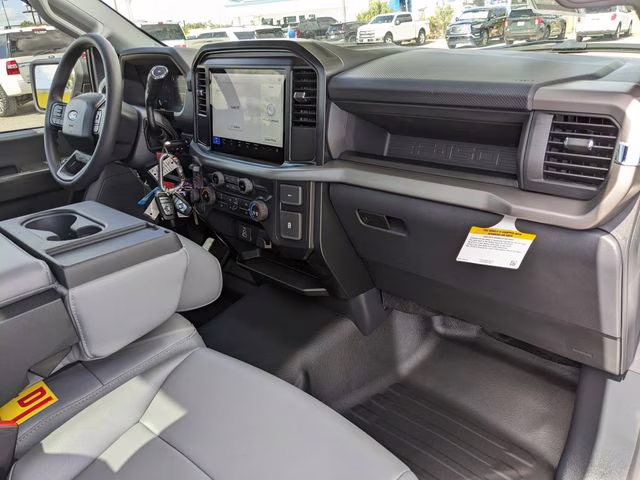 2025 Oxford White Ford F-150 XL 4X4 Truck