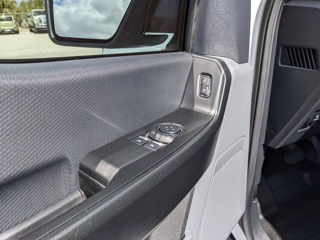 2025 Oxford White Ford F-150 XL 4X4 Truck