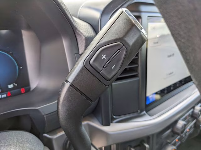 2025 Oxford White Ford F-150 XL 4X4 Truck