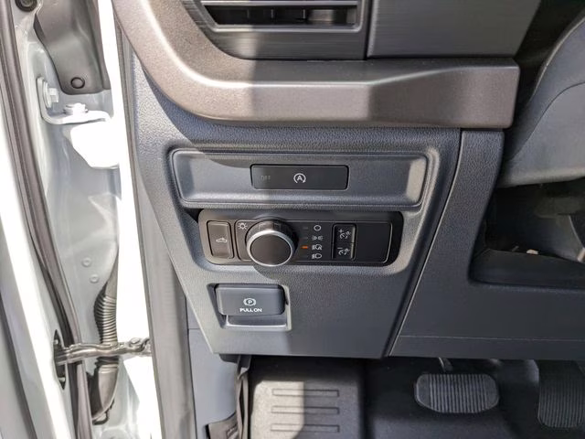 2025 Oxford White Ford F-150 XL 4X4 Truck