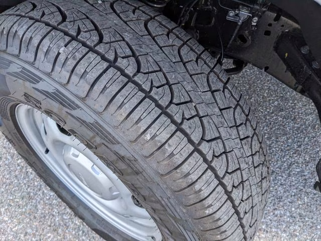 2025 Oxford White Ford F-150 XL 4X4 Truck