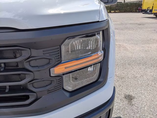 2025 Oxford White Ford F-150 XL 4X4 Truck