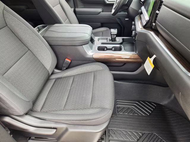 2026 Summit White Chevrolet Silverado 1500 LT Trail Boss 4X4 Truck