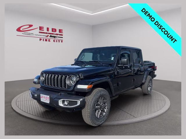 2026 Jeep Gladiator Sport S Auto's photo
