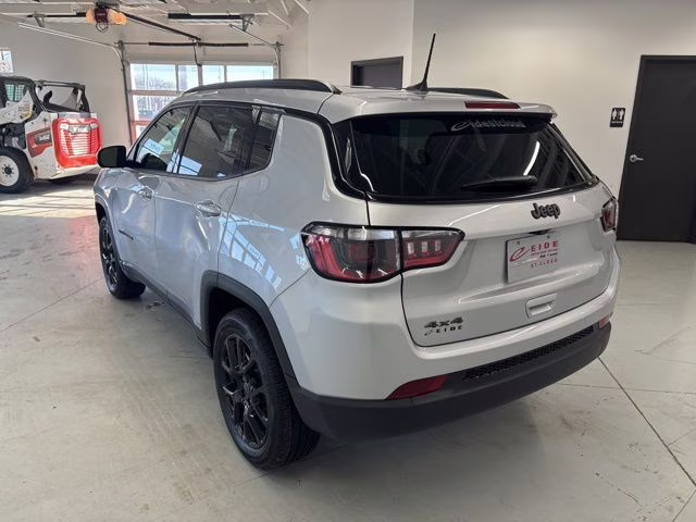 2026 Silver Zynith Metallic Clearcoat Jeep Compass Altitude Special Edition 4X4 SUV