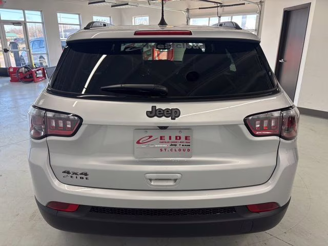 2026 Silver Zynith Metallic Clearcoat Jeep Compass Altitude Special Edition 4X4 SUV