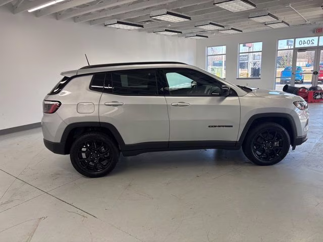 2026 Silver Zynith Metallic Clearcoat Jeep Compass Altitude Special Edition 4X4 SUV