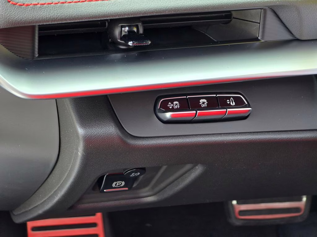 2026 Blade Silver Metallic Chevrolet Corvette Stingray RWD Coupe