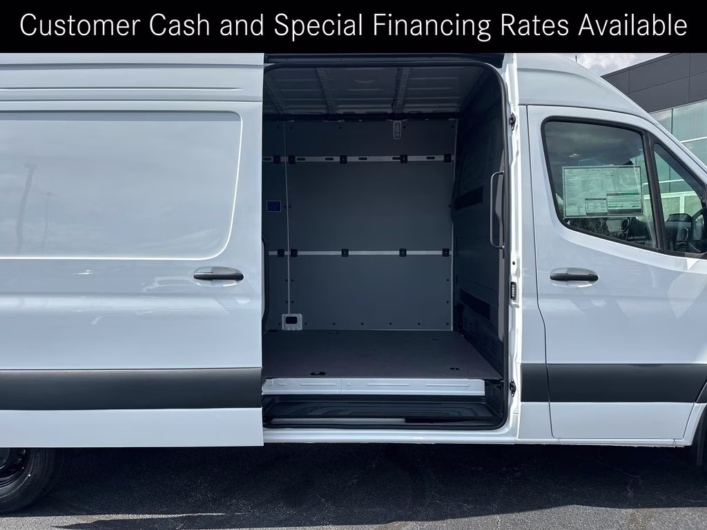 2026 Arctic Mercedes-Benz Sprinter 2500 Cargo 170 WB RWD Van