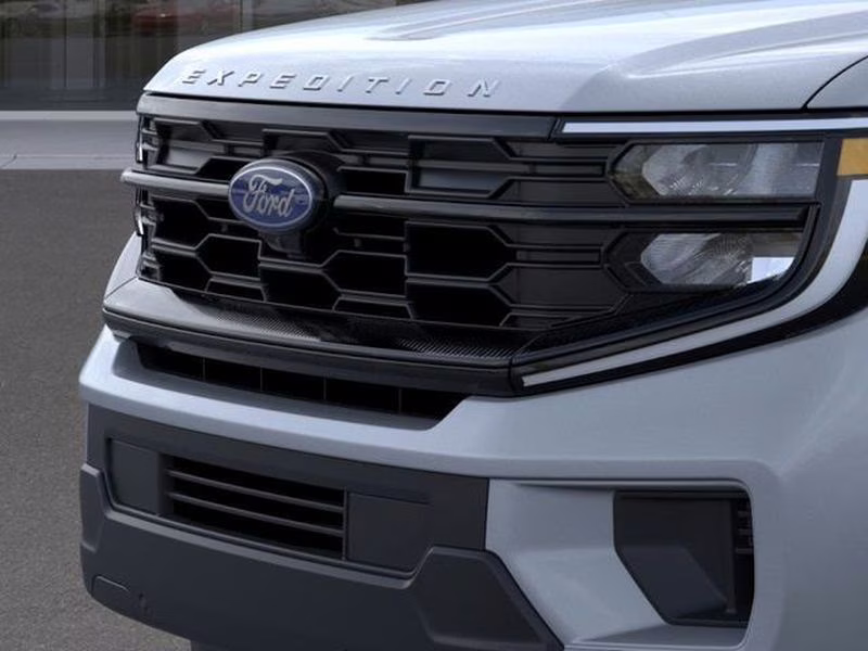 2026 Glacier Gray Metallic Tri-Coat Ford Expedition Active RWD SUV