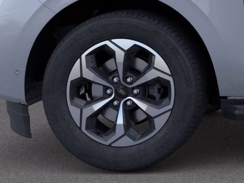 2026 Glacier Gray Metallic Tri-Coat Ford Expedition Active RWD SUV