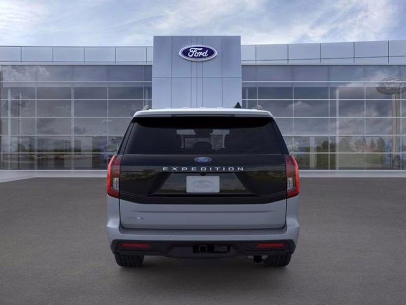 2026 Glacier Gray Metallic Tri-Coat Ford Expedition Active RWD SUV