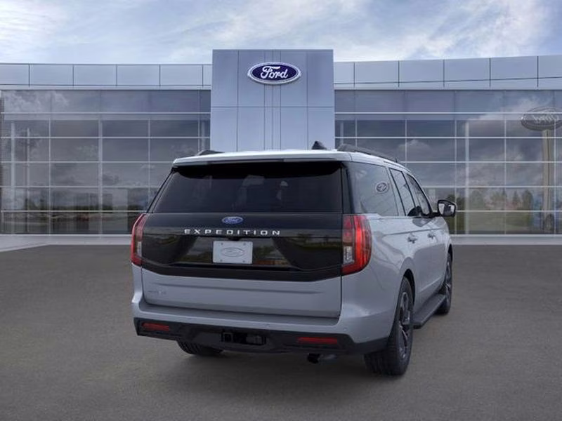 2026 Glacier Gray Metallic Tri-Coat Ford Expedition Active RWD SUV