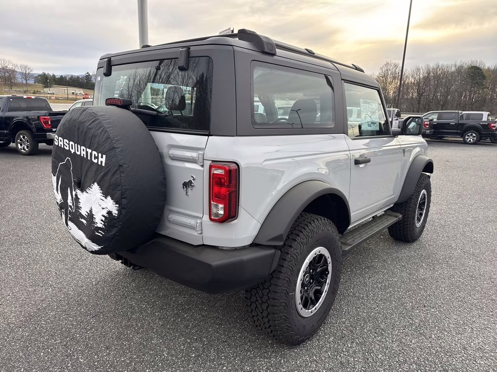 2026 Avalanche Gray Ford Bronco Base 4X4 SUV