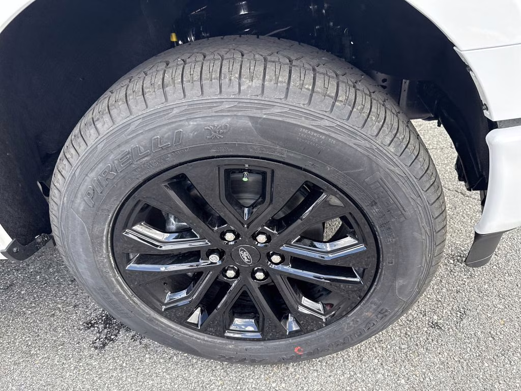 2026 Oxford White Ford F-150 XLT 4X4 Truck